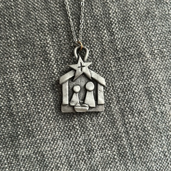 Nativity Necklace - Picture 1 of 4